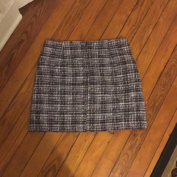 Loft Skirt - Picture 2 of 3